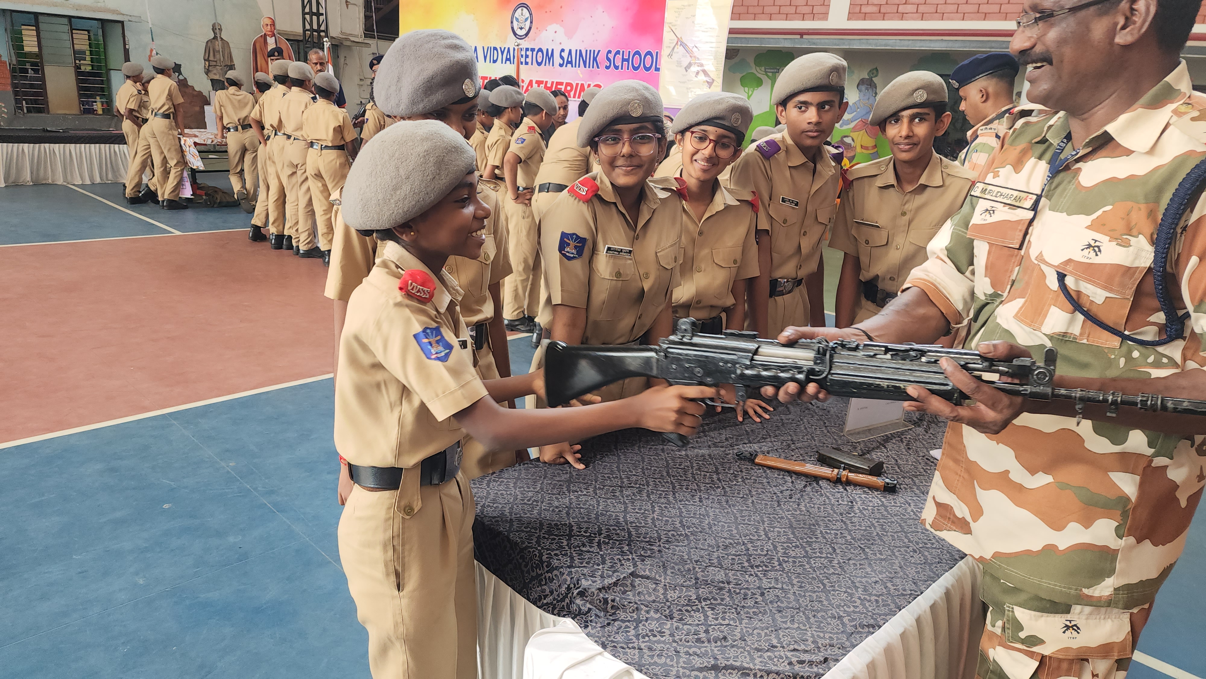 Itbp Weapon Display — Vidyadhiraja Vidyapeetom Sainik School